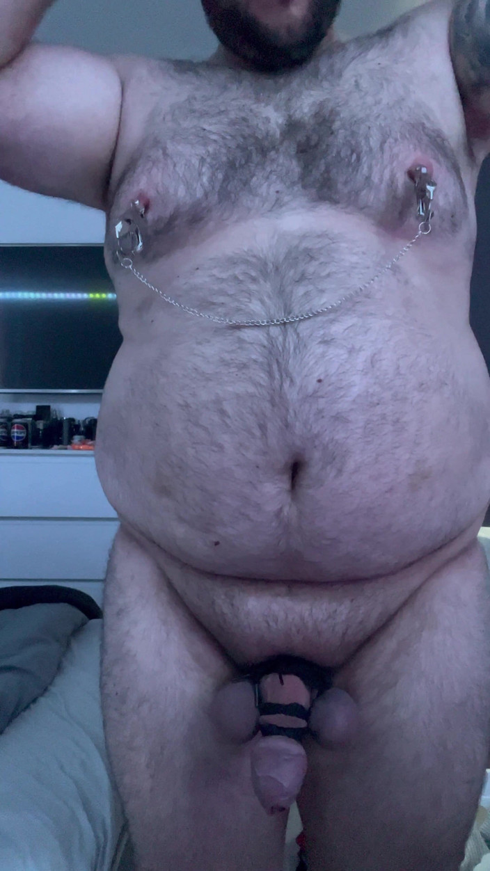 Shaun Cbt: Svazování ptáků a koulí se svorkami na bradavky a análním...