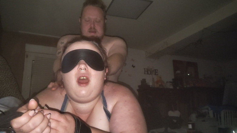 MarryDustin: Cowok ini mengikatku dan ngentot aku habis-habisan!