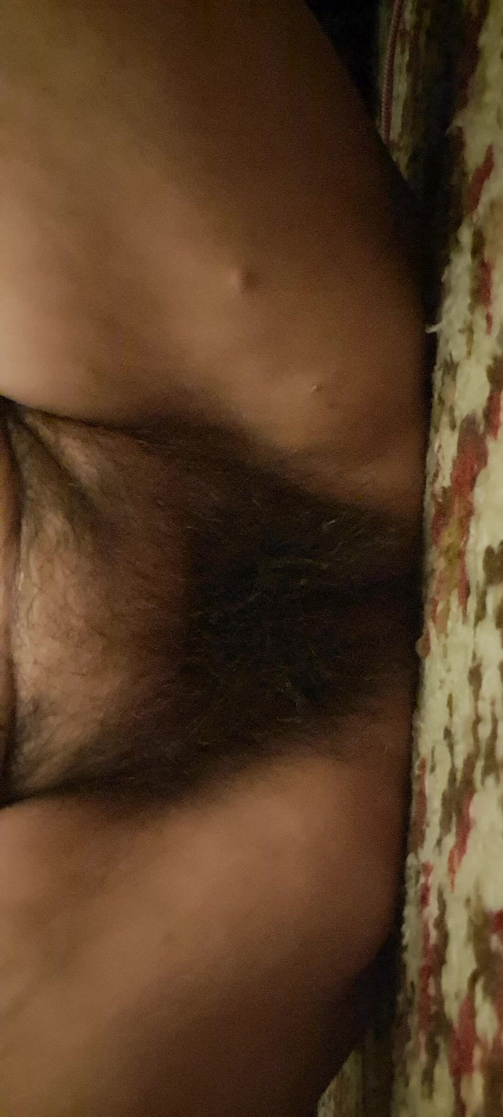 Mommy big hairy pussy: Ibu tiri pamer pantat sempitnya