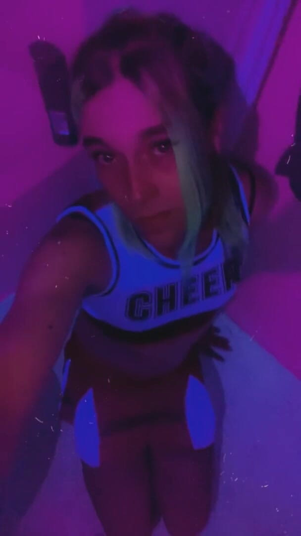 CarmenMelatonin: Sexy cheerleader party girl
