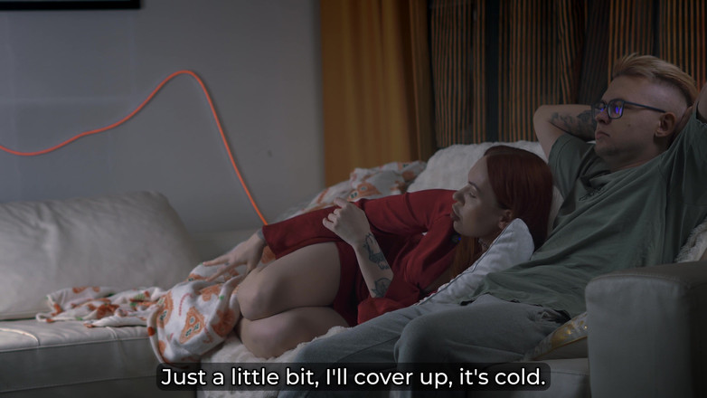 Toma Mur: Мачуха "дрімає", поки пасинок використовує її рот і пизду на Різдво