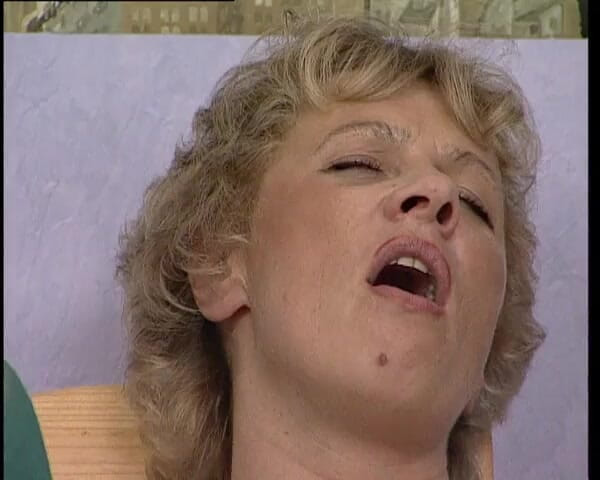 YOUR FIRST PORN: Michel und ihre heisse finger - Michel und ihre heißen finger