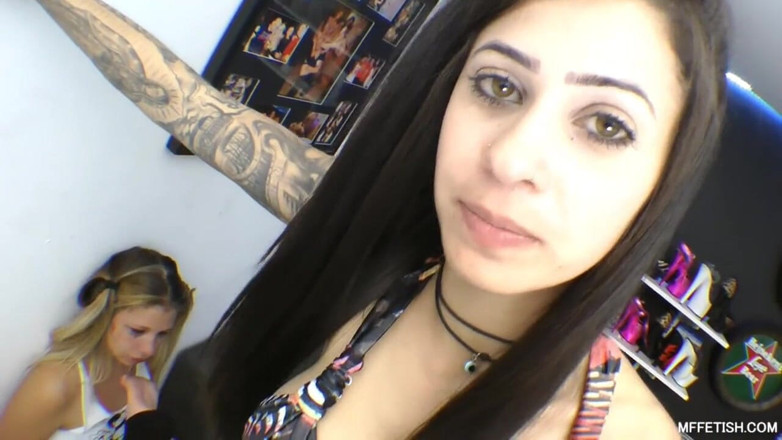 Sapphic Latinas: Dangerous feet with sharp nails