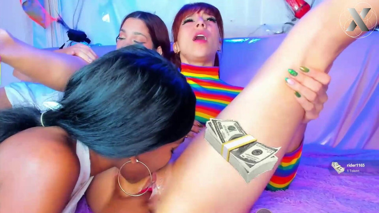 Lesbian Friends: Лесбийский минет со стонами