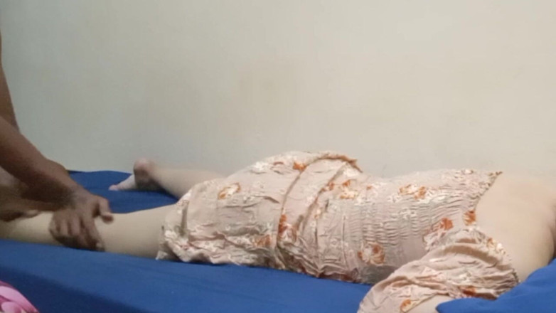 Angelina Pop: Försök att inte bli frestad när du masserar styvmor