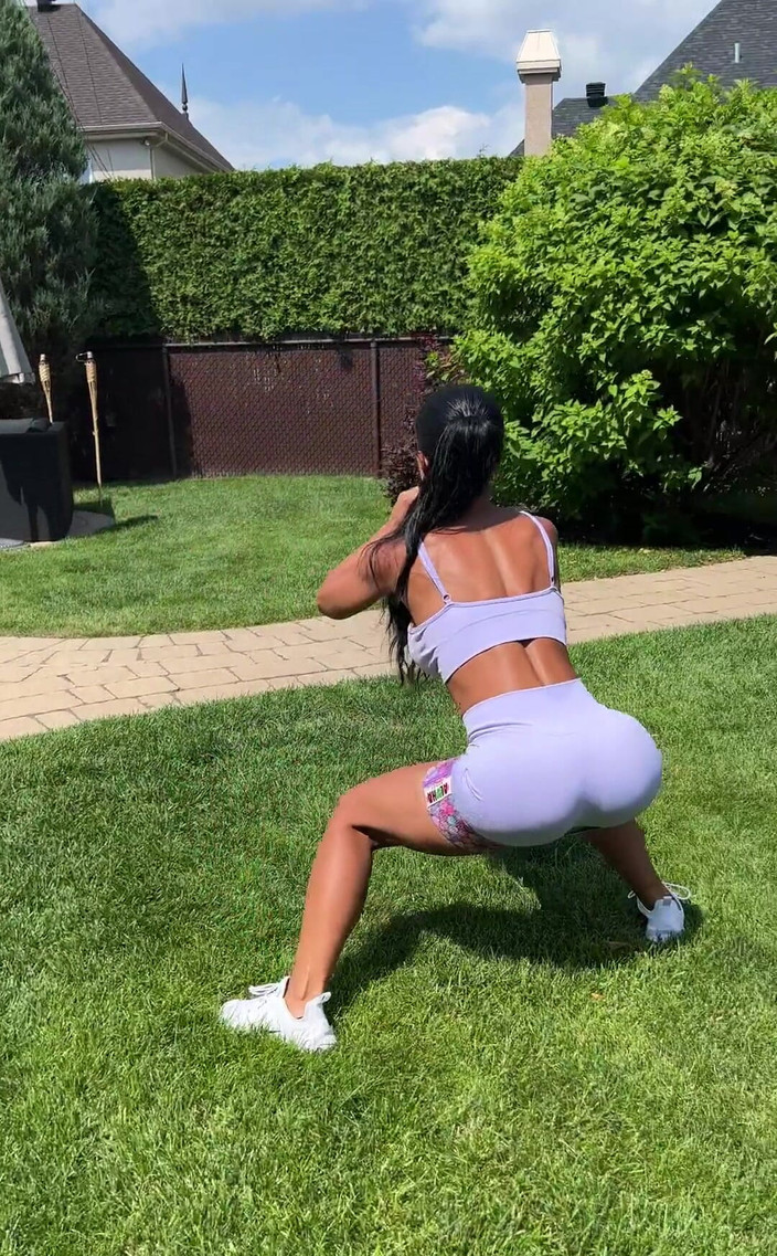 Miss Lexa: Zou u mijn opeten na een bezwete training?