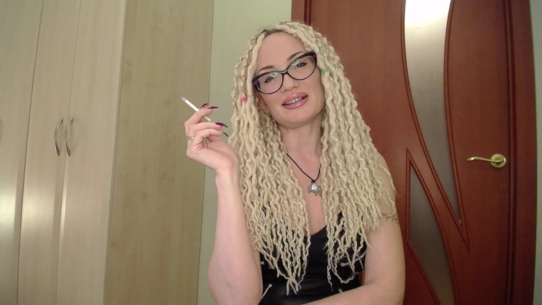 BadAssBitch: sph，烟雾和中指