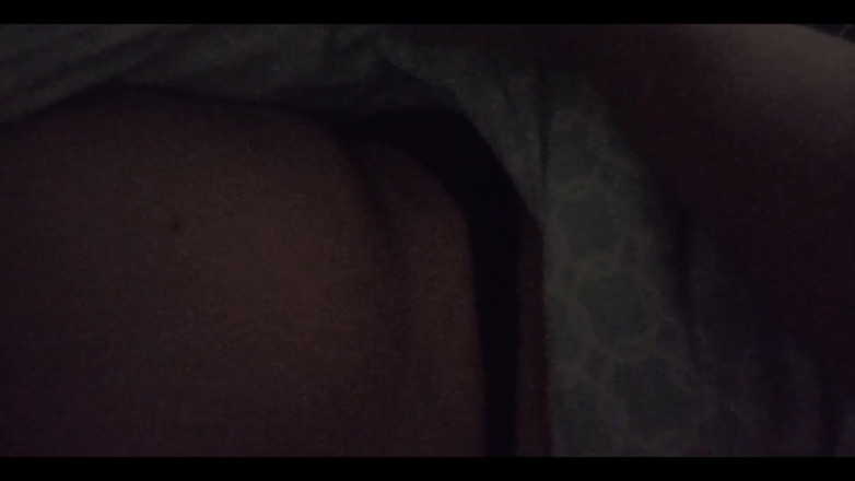 Karmicoxv: 陰鬱な老人が妻の部屋に入り、彼女を録画する