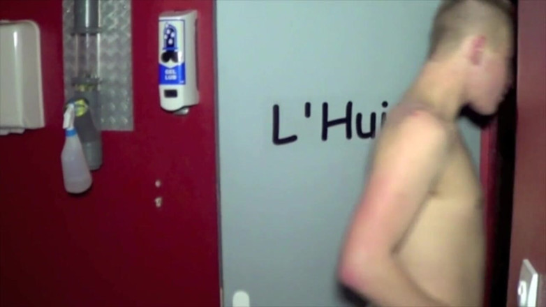Crunch Boy: Ricky fucked by sexy Arab Kamal in sauna