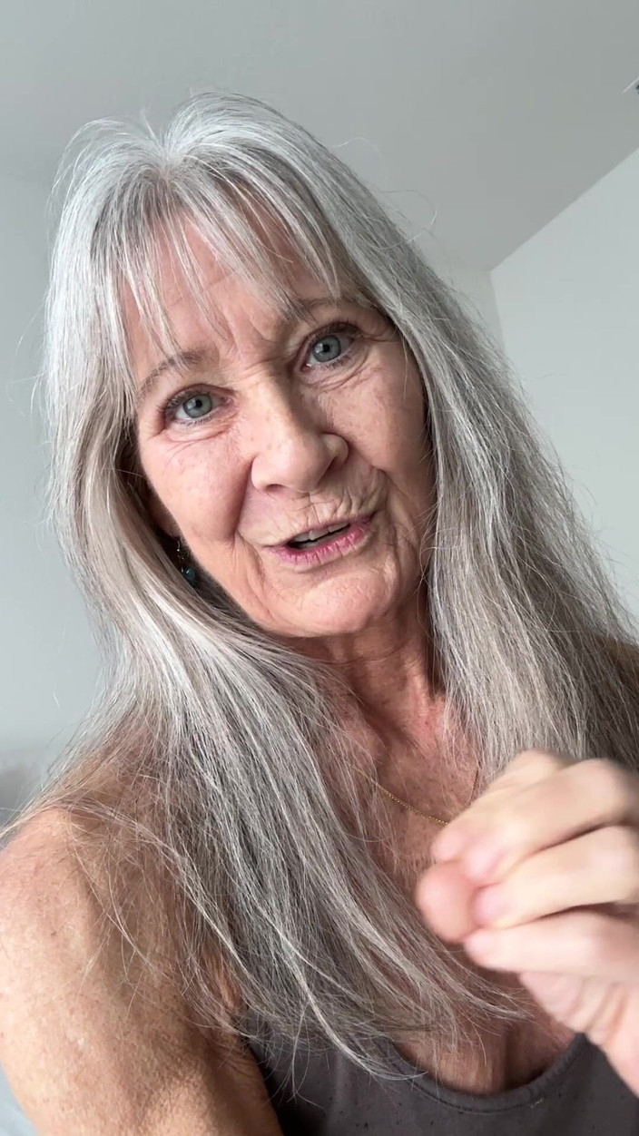 Leilani Lei: Buna dimineaţa!