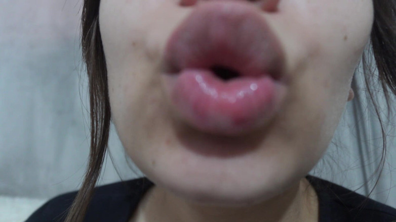 AmayaMori: Adik tiri Indiaku lagi asik ciuman fetish memeknya, dan berujung...