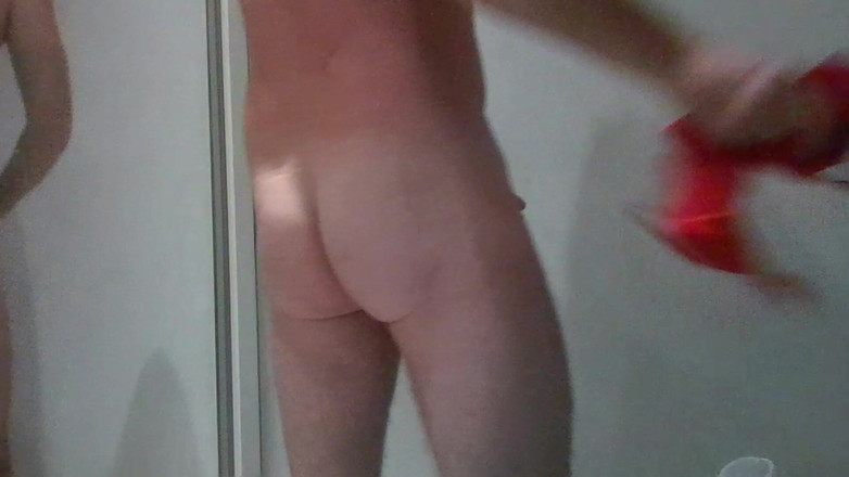 Alan Long: 穿着我的内裤走下大楼的楼梯！