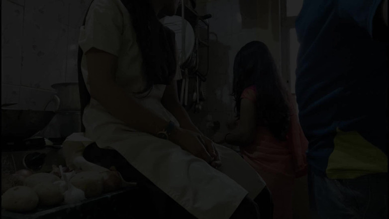 Mumbai Ashu: Jeden chłopiec z dwiema dziewczynami, Mumbai Ashu Champa i Raj