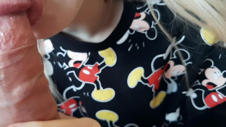 Sweet Hot mouth: Mini muis zuigt lul