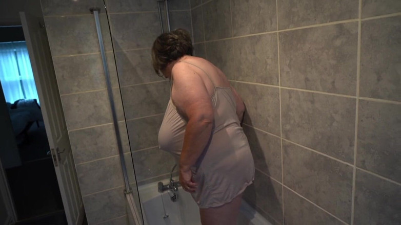 Chris44G: Chris44g - Showertime fun