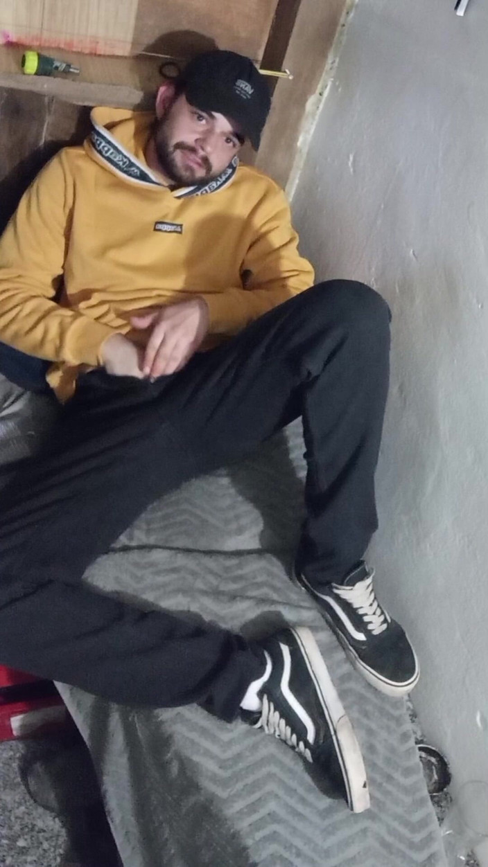 jerkofflover: Masturberen in Bed in De Cabine