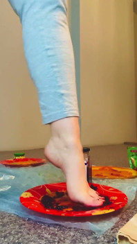 Food Foot Play