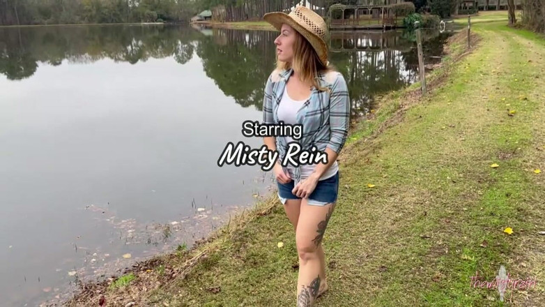 Themistyrein: Blonda cu forme suge pula cu o vedere la țară