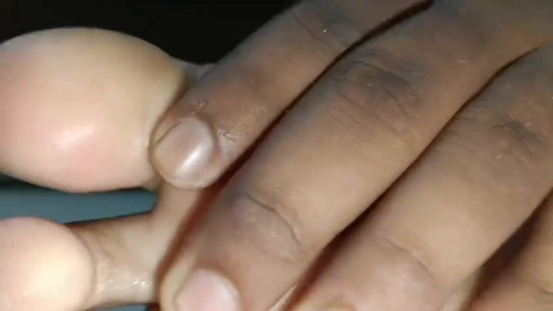 Fetish guys: Намазанная маслом соло, гладкий фут-фетиш соблазняет