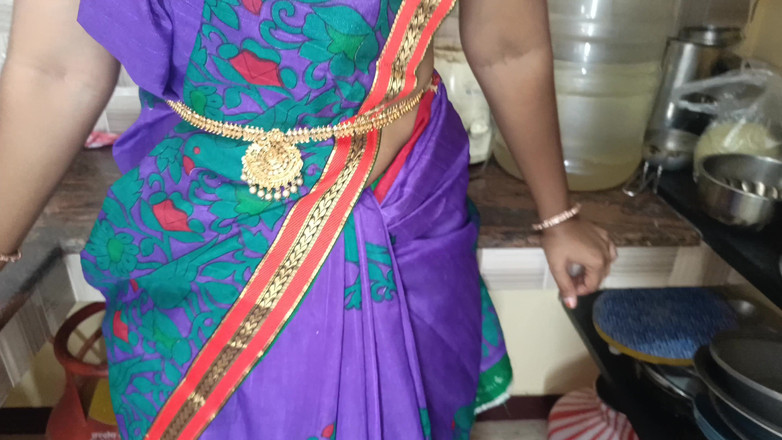 Inba: Домогосподарка трахається на кухні