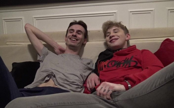Only bareback sex party with friends: Andrea fucked raw by twink 22 YO