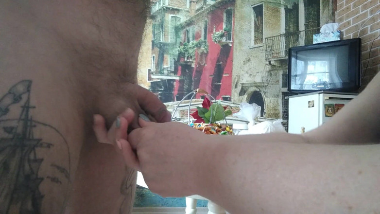Zona901: Sucks my dick and gets a mouthful of cum