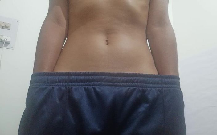 Desi Girl Fun: Strips Naked and Masturbates in Bed