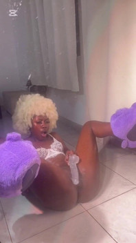 Sucking My Pussy Cream