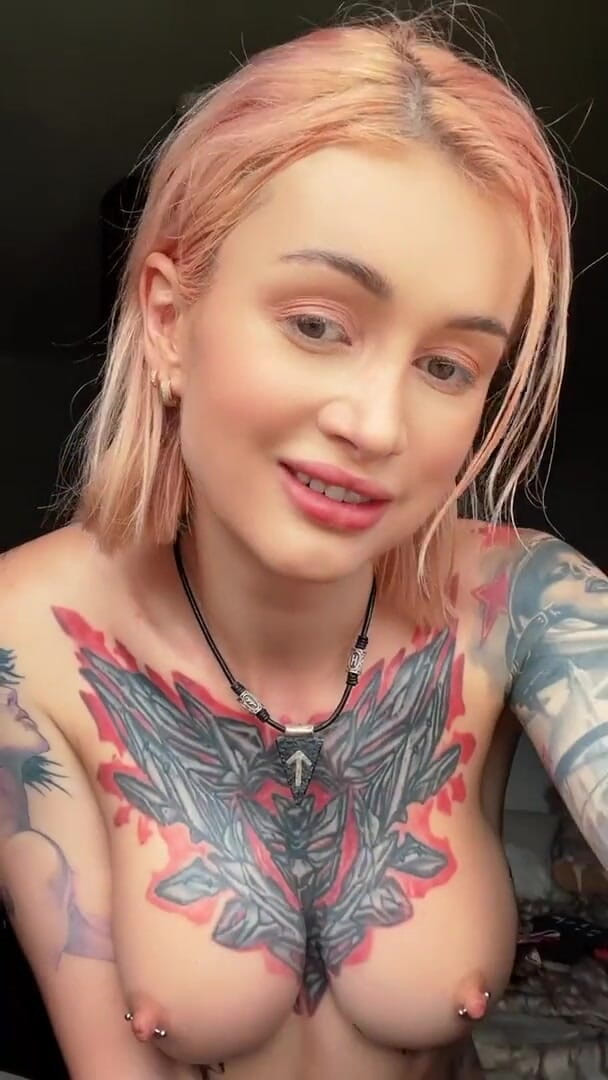Flame Jade: Teasing and stripping for you