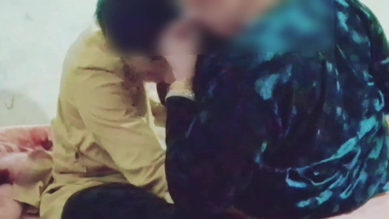 Abida sexy: Pamela Flores - domaltmalı grandi tette oscillano (scena di sesso)