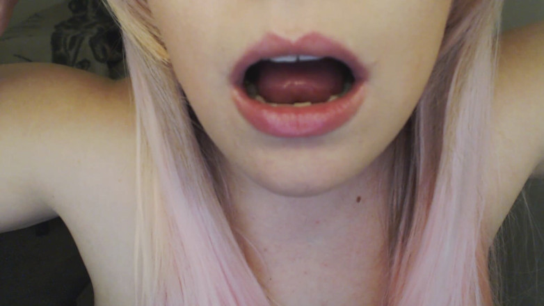 Scarlet Vixen: Blonde Hottie Tongue Fetish
