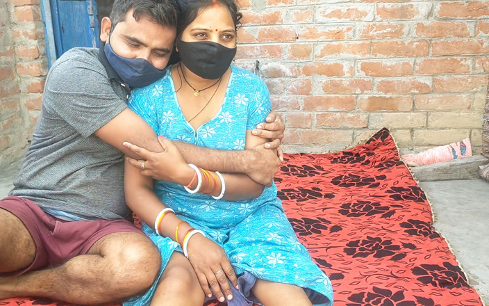 IndianCouple11: Desi Wife Fuking Outdoor Friend
