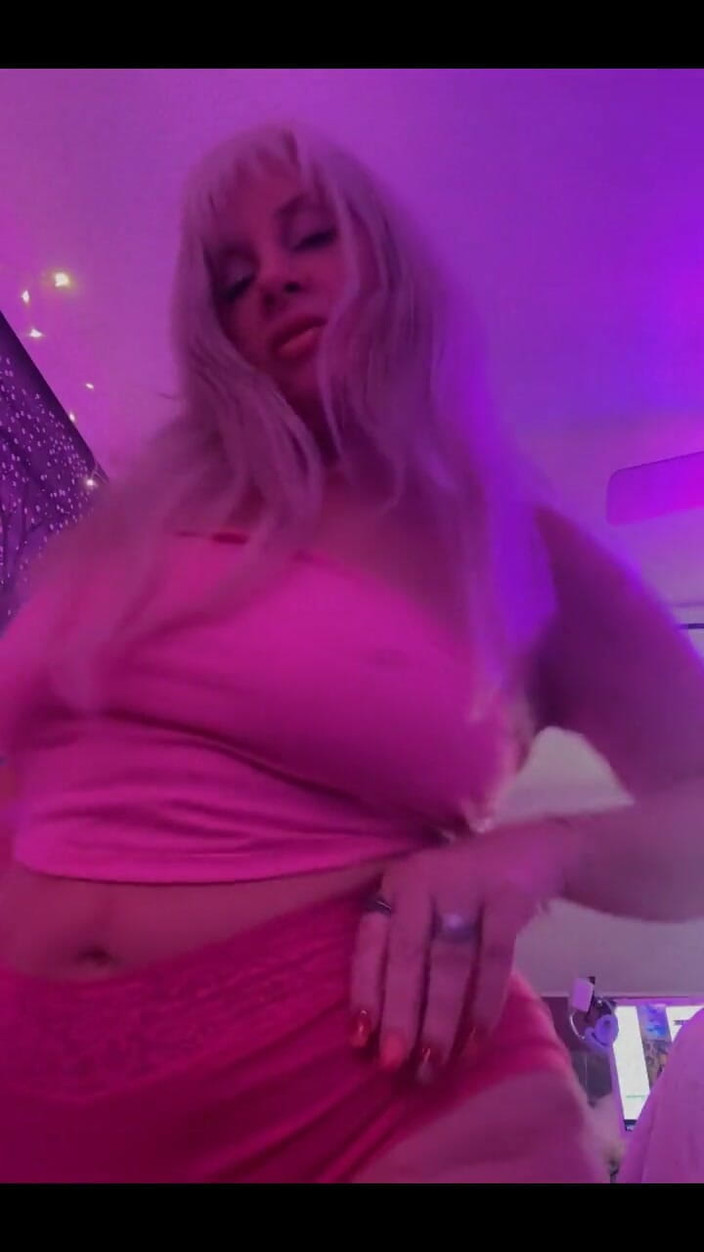 PaintedRose: मेरी पैंटीज को निहारना?