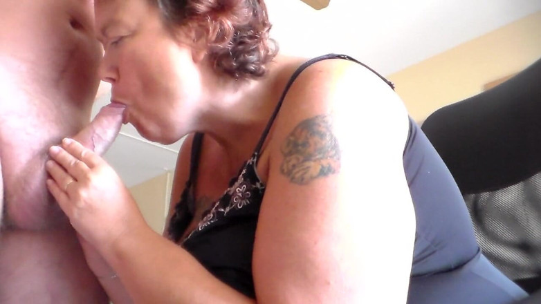 Sex hub couple: Johns cock and balls is getting a treatment from jen