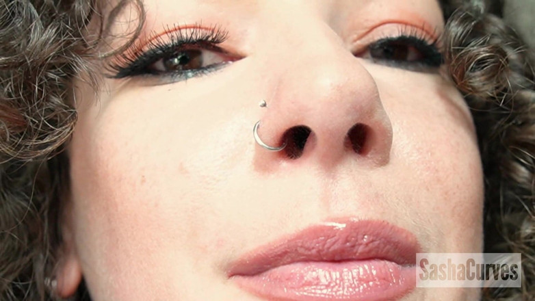 Sasha Curves: Giantess Stepmom Makes You Worship Her Body