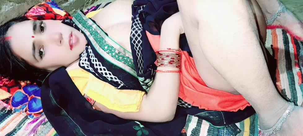 Renudbf: Pieprzony Gorący Bhabhi w Czarnym Sari