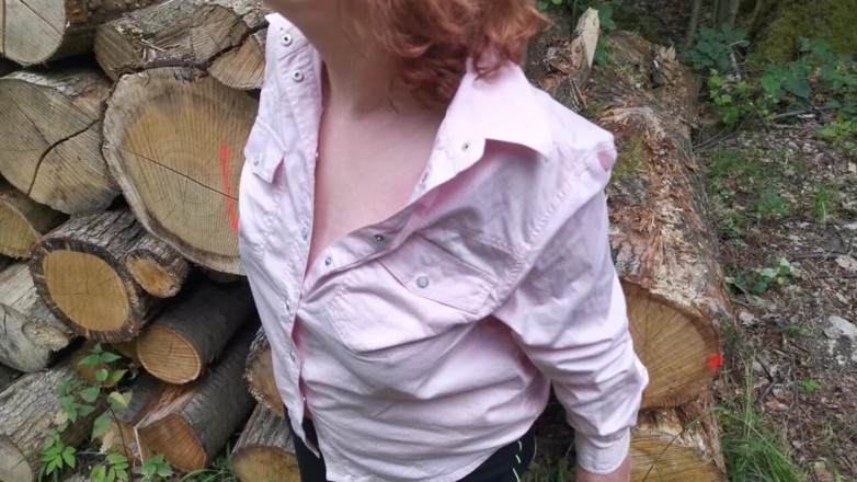 Bouncy Tits Action: Full Session in the Woods