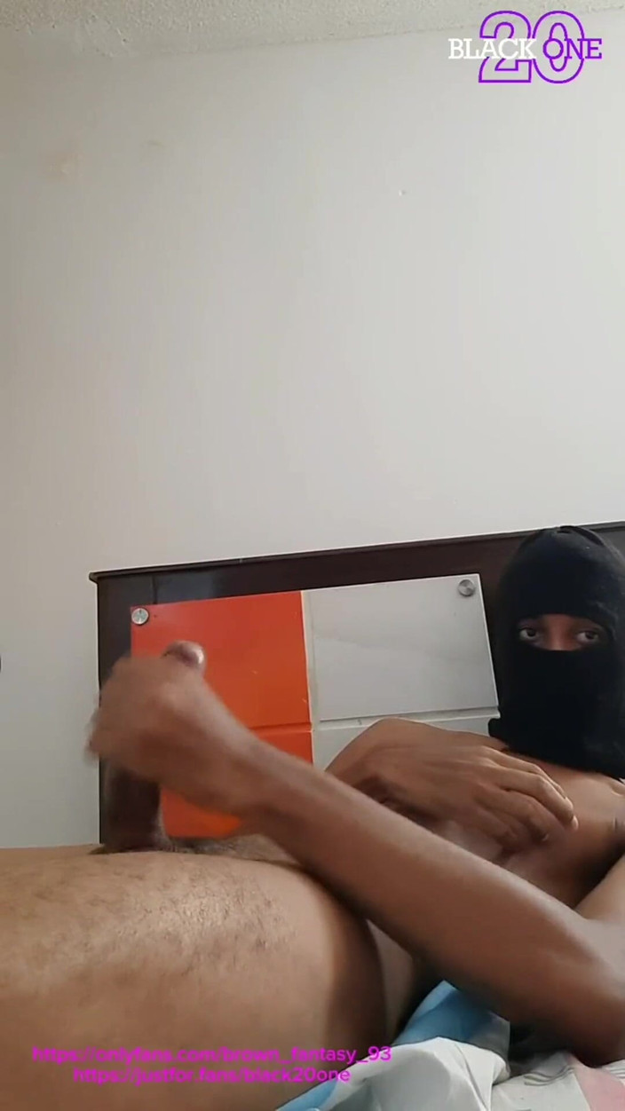 Black-2001: 每次我从学习回家时，我都会给自己一个很好的打手枪，然后去工作，这让我解放了