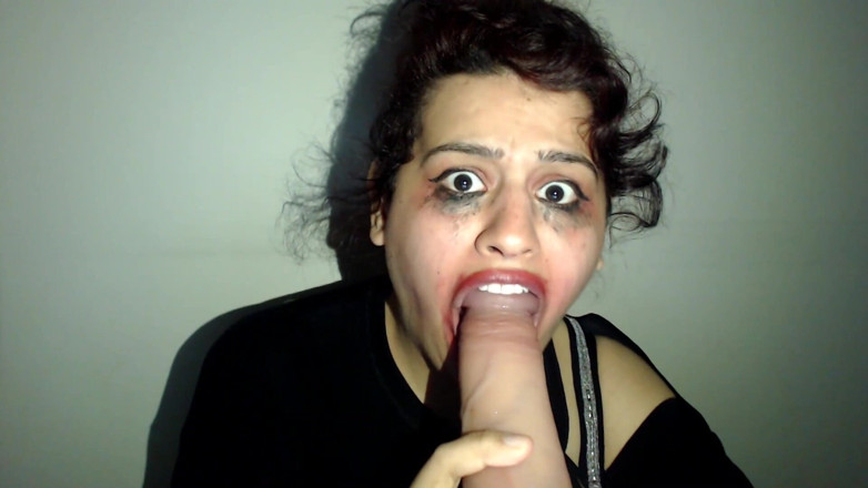Evelyn Butt: Teen babe blowjob ends with cum in mouth