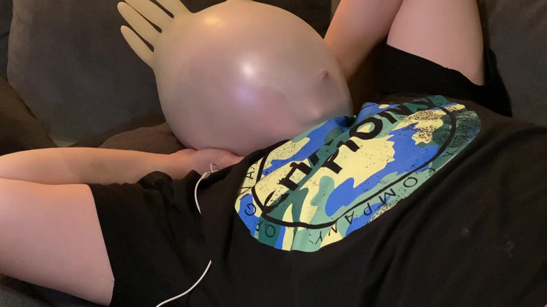 ButHoleDildoLover: My fourth breathplay - Double latexglove mask breathing