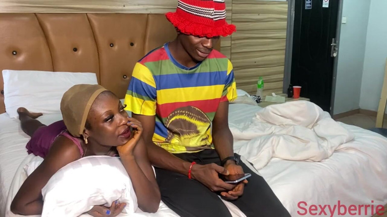 Sexyberrie1: Sneaky Fucked with Yemi's Petite Girlfriend