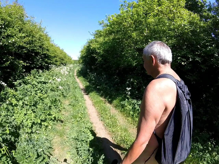 Andy: 步行 27 2025