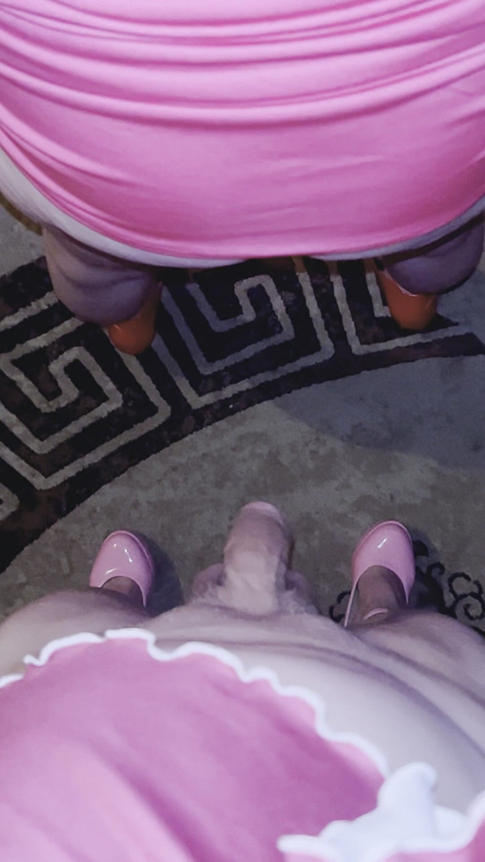 SashMash: Pembe Elbiseli Biseksüel Çift