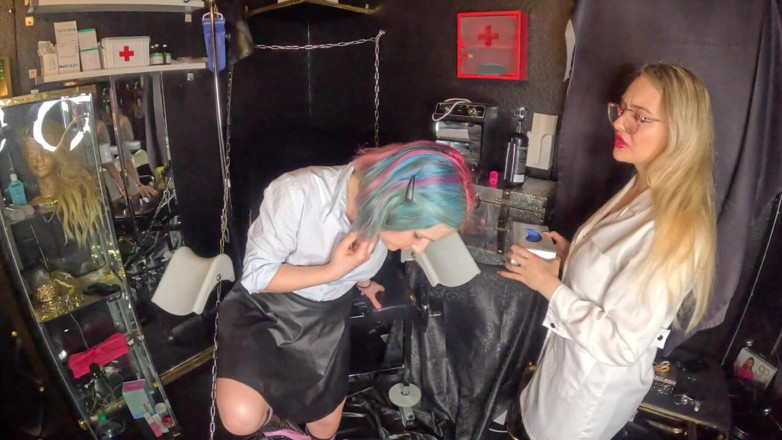 Queen_of_BDSM: Slave Girl Is Examined on the Gynecological Chair!