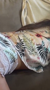 Mamma hjälp! Styvpappa slutar inte slicka mig medan jag rullar