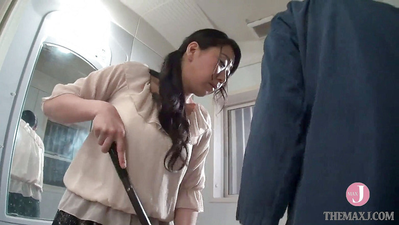 Celebrity Japan: I kdyby vzdorovala, byla by tvrdě ošukána boky.