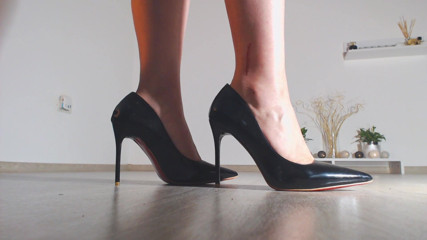 LegsOnHeels: My legs on heels, walking around with grace