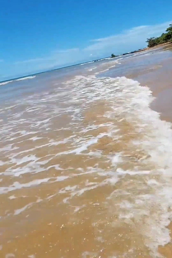 Ladysilvas: Ladysilva sulla spiaggia nelle sue mutandine che troia calda