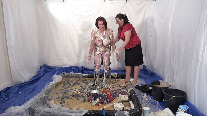 Gunked up girls: 음란한 파티 호스트 페이 램튼