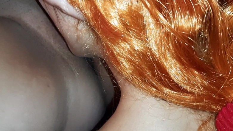 Lesbian-candys: Gozando na boca de uma puta ruiva - lésbicas doces